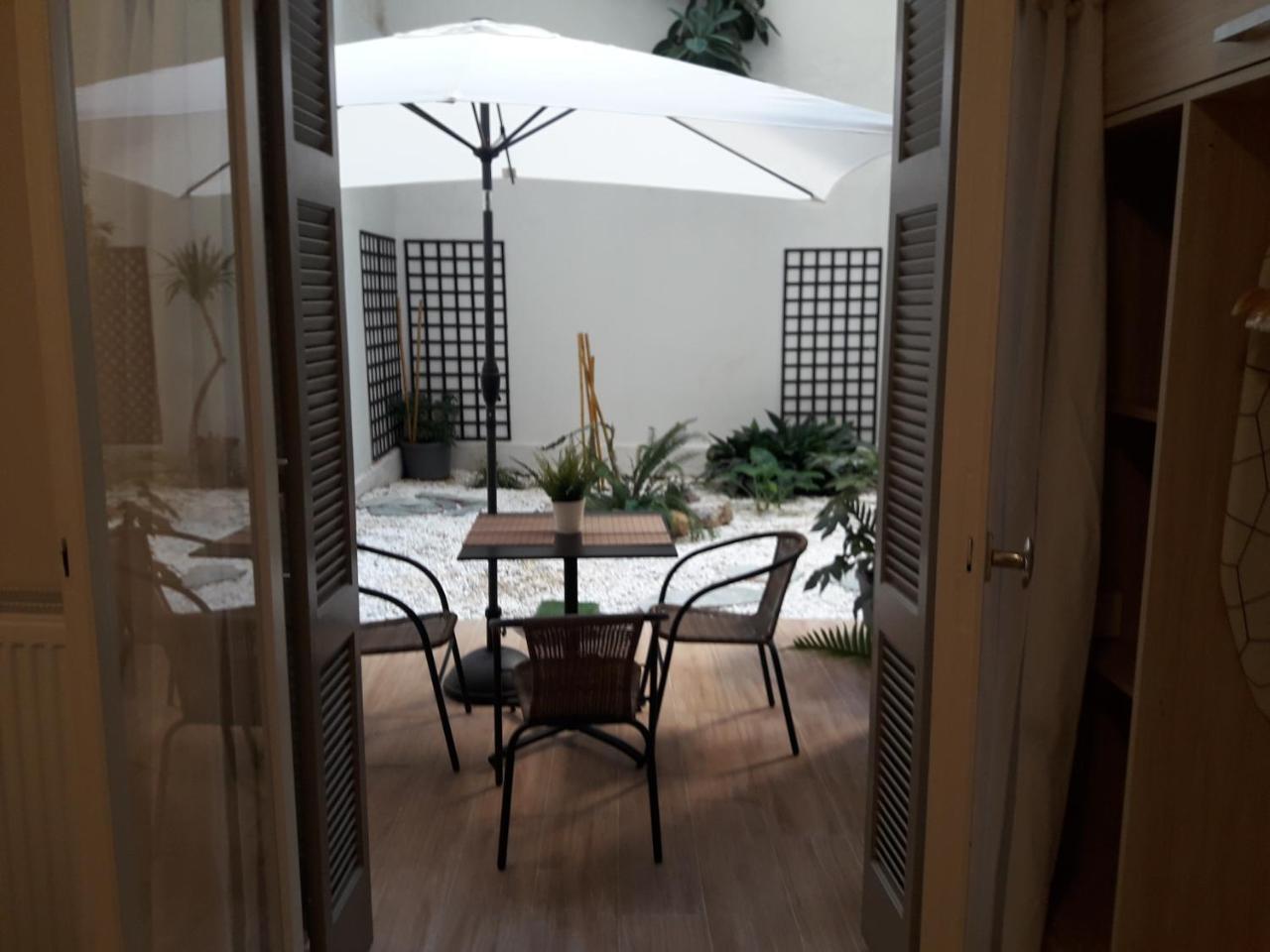 Studio Posh With Garden In Kolonaki 아테네 외부 사진